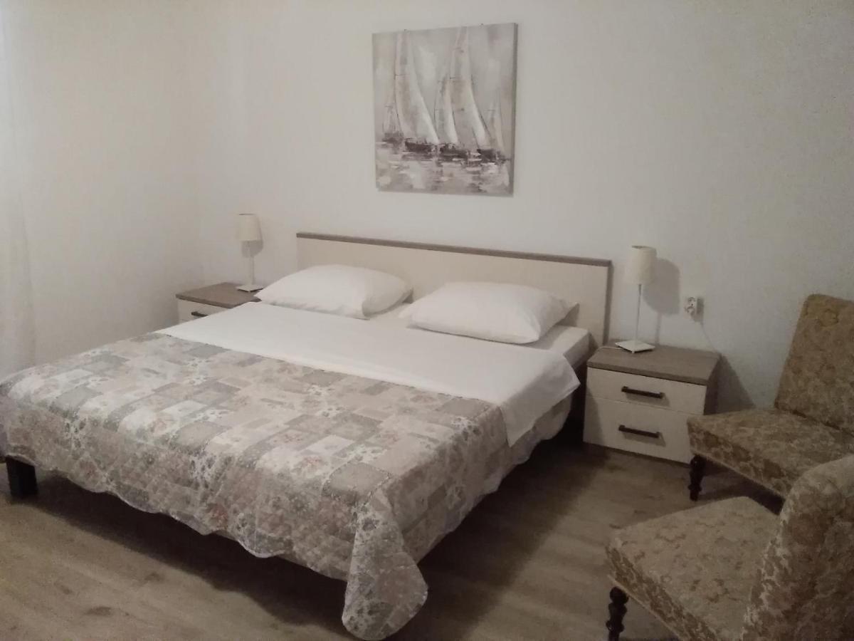 Apartmani Mateo Primosten Bagian luar foto