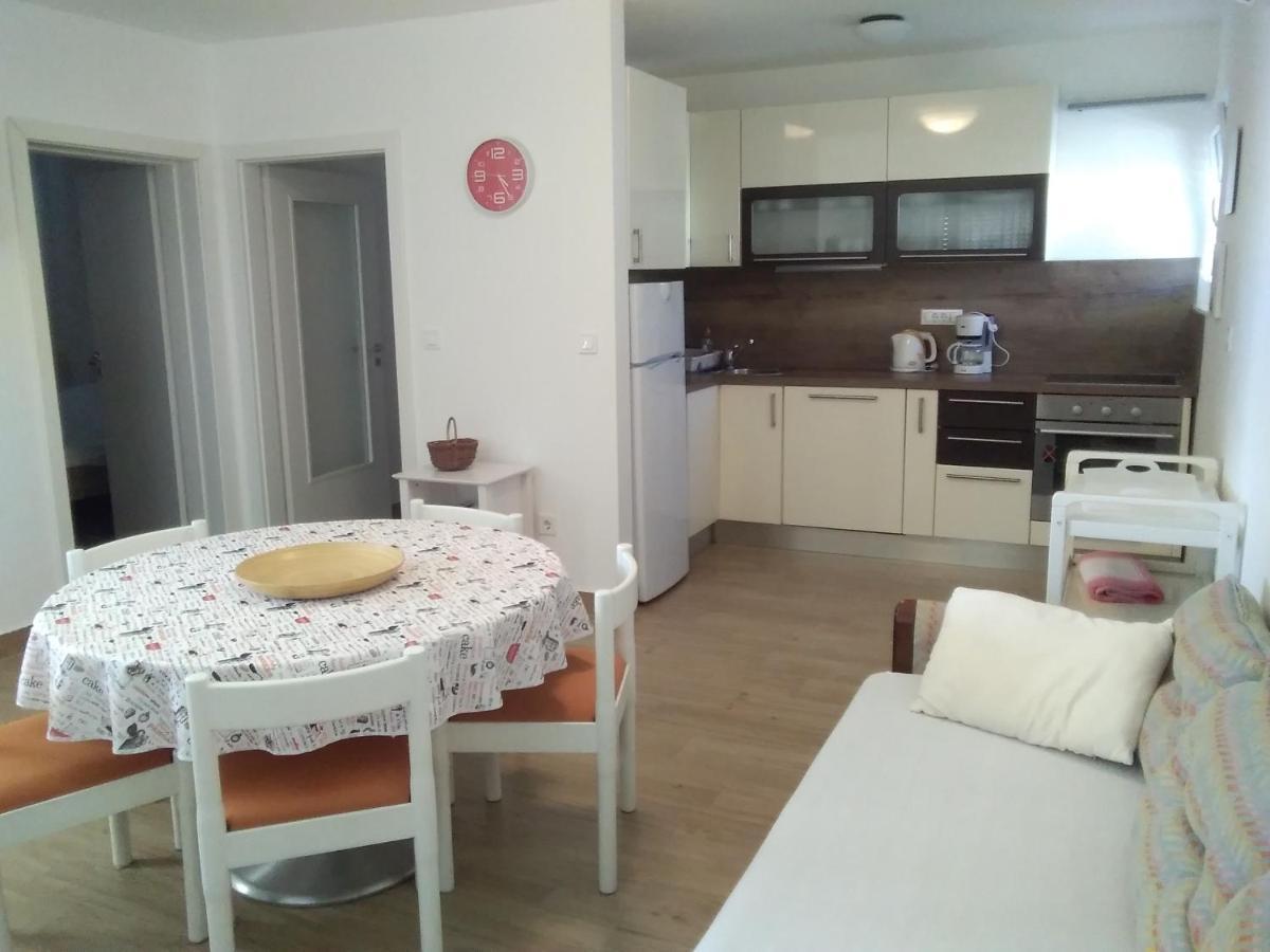 Apartmani Mateo Primosten Bagian luar foto