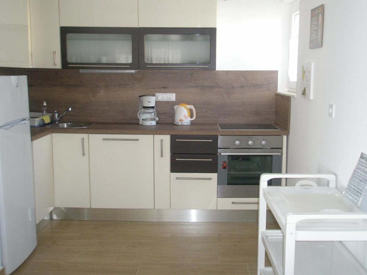 Apartmani Mateo Primosten Bagian luar foto